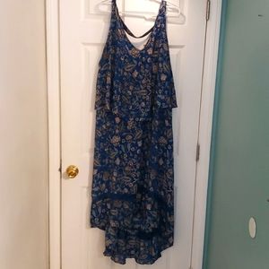 High low maxi dress. Different prints. Color might differ because of lighting